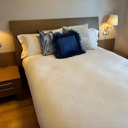 Apartamento Oviedo Naranco ภายนอก รูปภาพ