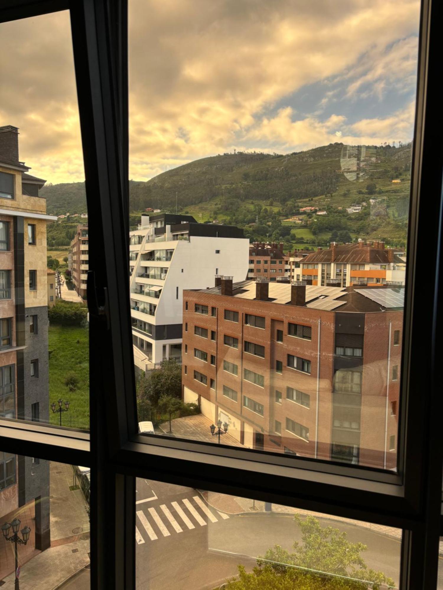 Apartamento Oviedo Naranco ภายนอก รูปภาพ