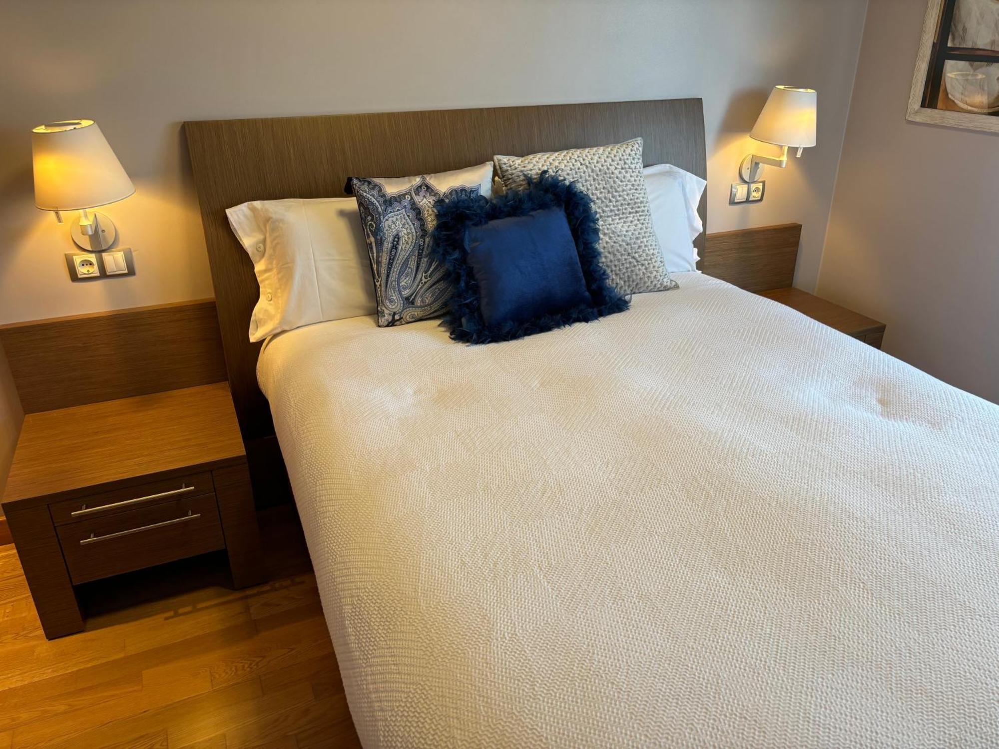Apartamento Oviedo Naranco ภายนอก รูปภาพ