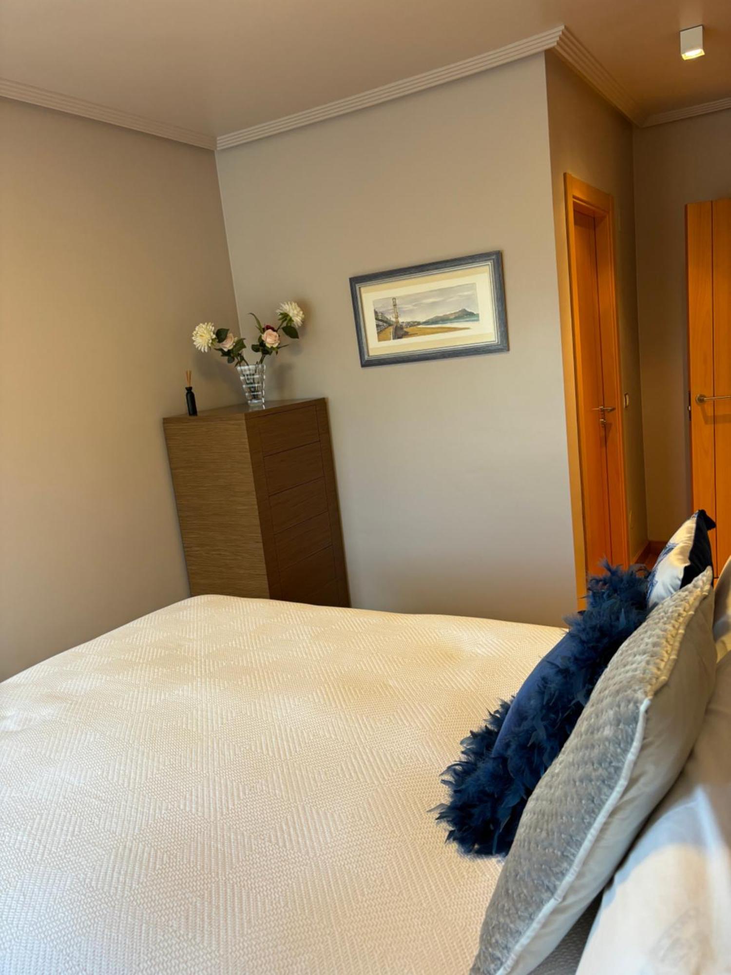 Apartamento Oviedo Naranco ภายนอก รูปภาพ