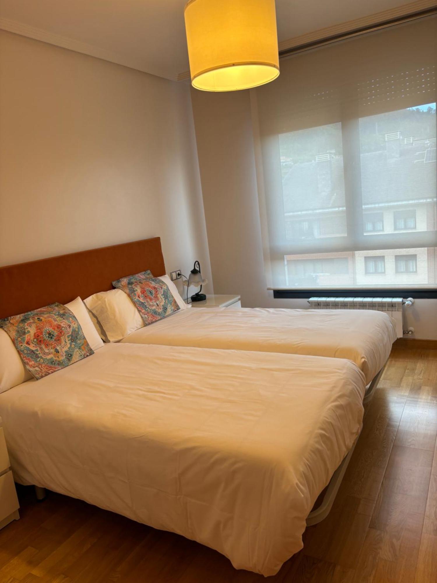 Apartamento Oviedo Naranco ภายนอก รูปภาพ